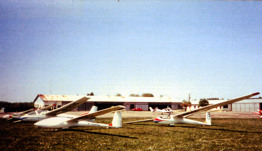 Au début de 1987, la flotte se compose d'un Super javelot F-CCOD, d'un Phoebus F-CDOD, de deux Bijave F-CCRQ et F-CDCL, d'une Mésange et d'un Pegase F-CGHS