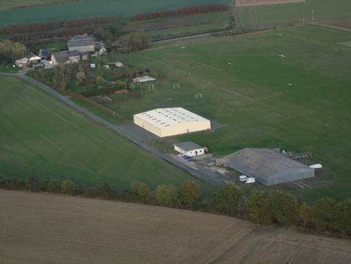 Un magnifique hangar est construit en 2004-2005. Il abrite également des bureaux et des ateliers.