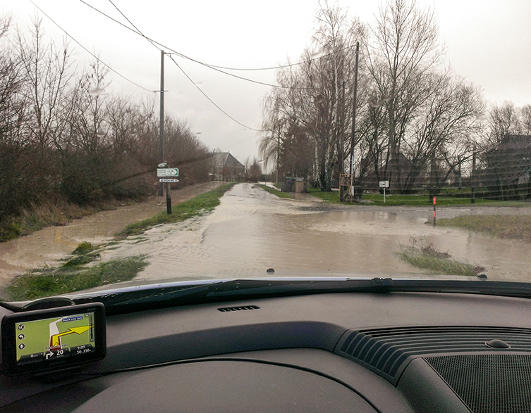 L'entrée du club sous les eaux